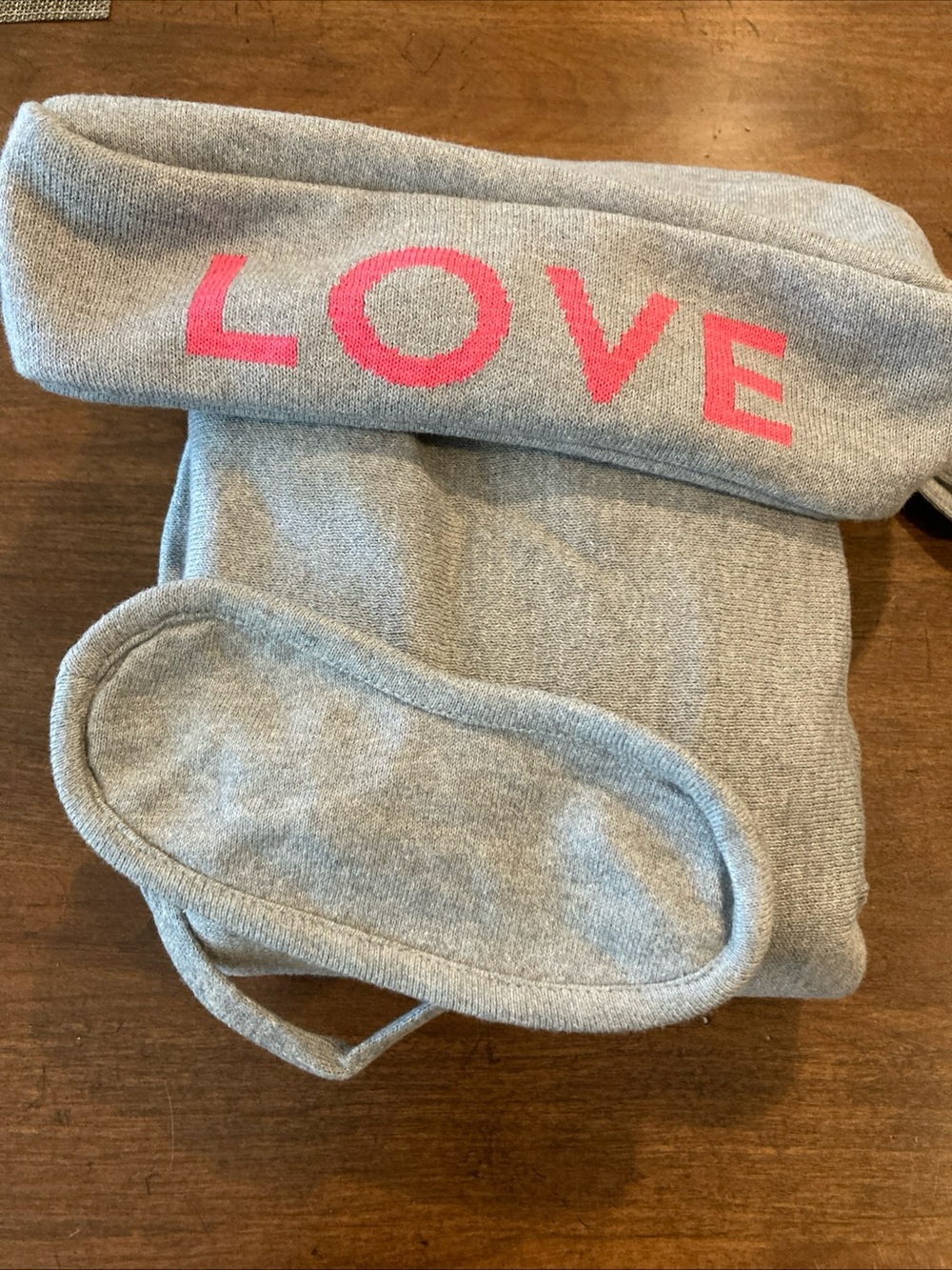 Travel throw & eye mask. Pink lemonade.